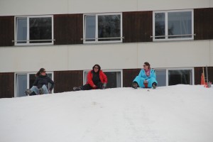 Les 3 drôles de dames font du "pépète ski" :)