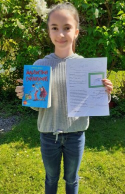 Sophia a lu "La Malédiction des Cornichons"